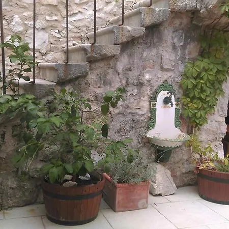 Διαμέρισμα Lantina *