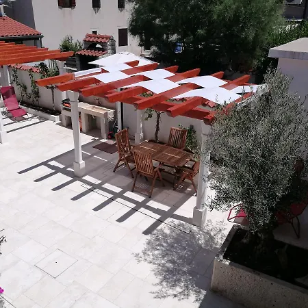 Lantina * Betina (Sibenik-Knin)