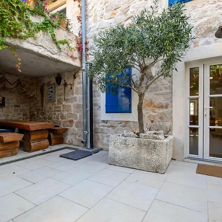 Lantina Διαμέρισμα *