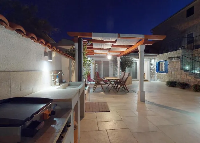 Lantina * Betina (Sibenik-Knin)